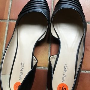 Nine West black flats pointed toe size 9 1/2